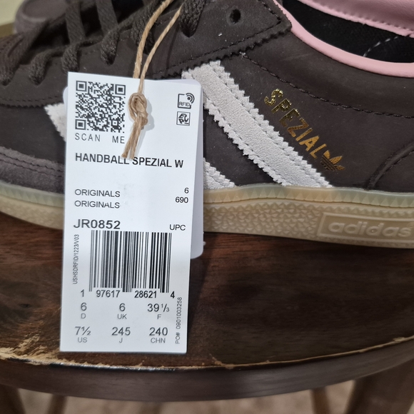 Adidas Handball Spezial Women's  Brown and Pink Sneakers JR0852 Size 7.5 - Picture 5 of 6